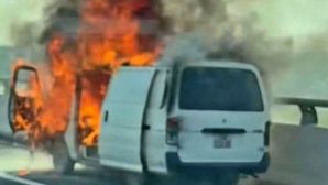 Hiện trường xe ôtô cháy dữ dội ở làn dừng khẩn cấp cao tốc Hà Nội Hải Phòng: Nguyên nhân do đâu? 