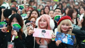 Faker là ai mà fans nữ Việt Nam phải 'vỡ òa' khi gặp thần tượng?