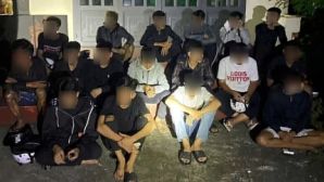 TP. HCM: 'Bắt dính' 2 nhóm thiếu niên mới nổi 'Tình Tân Định' và 'Subin Chánh Hiệp' cầm mã tấu ẩu đả