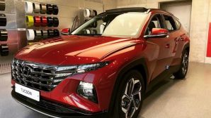 Cập nhật giá lăn bánh Hyundai Tucson cuối tháng 12/2025: Ưu đãi lớn, đả bại Honda CR-V và Mazda CX-5