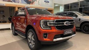 Giá Ford Everest lăn bánh cuối tháng 12/2025: Dễ mua, ‘hạ gục’ Hyundai Santa Fe và Toyota Fortuner