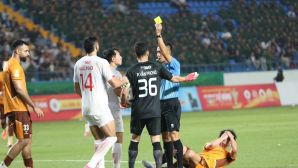 Cựu sao ĐT Việt Nam có hành động gây phẫn nộ, HAGL duy trì thành tích bất bại ở giải Tứ hùng