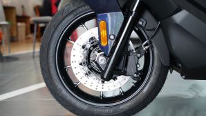 Tin xe hot 25/12: ‘Vua xe ga’ 349cc mới ra mắt với giá cực rẻ, trang bị xịn sò ‘át vía’ cả Honda SH