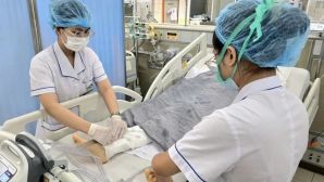 Tín hiệu tích cực với 2 nạn nhân trong vụ lật xe khách chở đoàn thiện nguyện ở Lào Cai