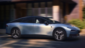 Sedan hybrid mới gây sốt với phạm vi di chuyển 1.550 km, nhiều công nghệ, ‘đáng tới từng đồng’