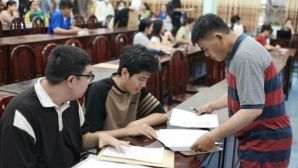 Dù đã ra trường, sinh viên sư phạm vẫn chưa nhận tiền hỗ trợ sinh hoạt, nhà trường nói gì?