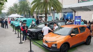 Càng chạy càng lời, tài xế dịch vụ rộng đường tiết kiệm chi phí với xe VinFast Green