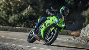 Tin xe hot 31/12: Ra mắt ‘vua côn tay’ mới đẳng cấp hơn Honda Winner R và Yamaha Exciter, giá cực rẻ