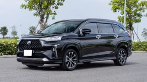 Giá xe Toyota Veloz Cross lăn bánh đầu tháng 1/2026: Ưu đãi cực khủng, ‘gạt giò’ Mitsubishi Xpander