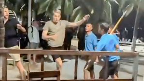 Chủ quán bar ở Nha Trang lên tiếng vụ nhân viên cầm xẻng đánh khách nước ngoài: Liên quan đến phụ nữ