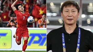 HLV Kim Sang Sik 'gạch tên' Đình Bắc, U23 Việt Nam khiến Kyrgyzstan 'việt vị' trước giờ bóng lăn