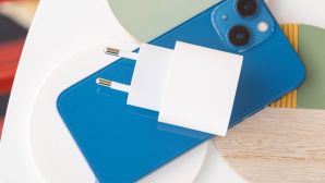 Đây là iPhone vừa nhỏ, vừa mạnh rẻ nhất Việt Nam, nhiều tính năng ngang iPhone 15, iPhone 16