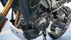 ‘Vua côn tay’ mới cập bến đại lý Việt với giá mềm, trang bị lấn át Yamaha Exciter và Honda Winner R