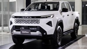 Toyota Hilux 2026 chốt ngày ra mắt: Động cơ 2.8L mới, giá từ 700 triệu đồng, ‘đe nẹt’ Ford Ranger