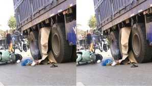 Thanh Hóa: Hai mẹ con va chạm xe tải, bé trai 7 tuổi lọt gầm không qua khỏi, hiện trường thương tâm