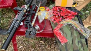 Cảnh sát kiểm tra xe đầu kéo phát hiện ‘hàng nóng’, bất ngờ lời khai của tài xế