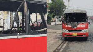 Người đi đường hoảng hốt khi thấy cảnh xe đưa đón công nhân 29 chỗ bị thiêu rụi, nguyên nhân cháy?