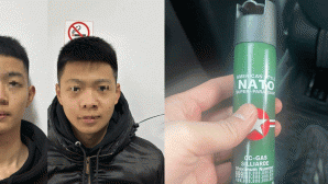 Sợ hãi cảnh nhóm thiếu niên rượt đuổi, tấn công 2 người đàn ông đang đi đường dù không quen biết