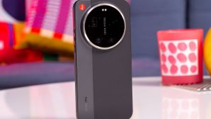 Mở hộp, trên tay Xiaomi 17 Ultra by Leica: Siêu phẩm nhiếp ảnh khiến iPhone 17 Pro Max cũng phải ‘e dè’