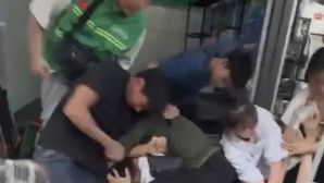 Đánh nhau sát trụ sở UBND tỉnh Khánh Hòa: Ai quản lý loạt ki-ốt gây ồn ào?