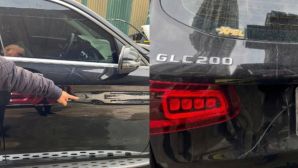 Công an vào cuộc xử lý vụ đỗ xe vỉa hè Hà Nội, Mercedes GLC200 bị đập phá, thiệt hại gần 120 triệu đồng