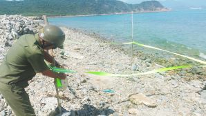 Rùng mình phát hiện chân người trôi dạt vào biển Khánh Hòa, hé lộ manh mối về nạn nhân