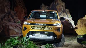 Toyota Hilux 2026 ra mắt Việt Nam: Bán tải Nhật giá từ 632 triệu đồng, ‘đe nẹt’ Ford Ranger