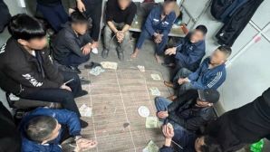 Khởi tố 11 đối tượng liên quan vụ đánh bạc quy mô lớn ở Quảng Ninh, đối diện mức phạt tù đến 7 năm