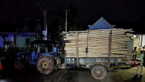 Hiện trường tang thương vụ xe máy cày va chạm xe máy khiến 2 cháu bé tử vong, hé lộ gia cảnh gây xót xa