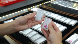 Giá bạc hôm nay 3/2: Trong nước tiếp tục điều chỉnh, đà lao dốc đã chậm lại