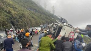 Tai nạn kinh hoàng tại Tuyên Quang: Xe bán tải dập nát hoàn toàn, 3 người bị thương nặng nhập viện