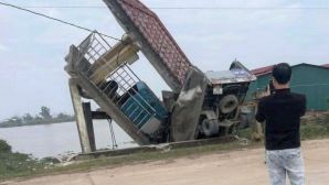 Làm rõ vụ xe tải mất lái tông vào thành cầu ở Ninh Bình khiến thầy dạy lái tử vong thương tâm