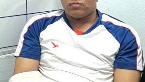 Hai thanh thiếu niên chặn đường, dùng vũ lực cướp túi xách của cụ bà 69 tuổi giữa tuyến đường vắng