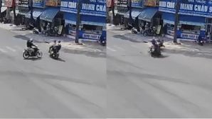 TPHCM: Nữ giáo viên thiệt mạng sau khi bị đôi nam nữ tông phải, camera ghi lại khoảnh khắc va chạm