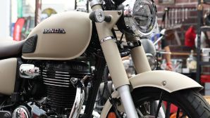 Honda chính thức ra mắt ‘huyền thoại côn tay’ mới giá cực rẻ: Đẳng cấp vượt trội Winner R và Exciter