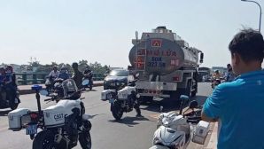 Hiện trường vụ xe bồn cán tử vong người phụ nữ tại cầu Phú Xuân ở TPHCM, lỗi thuộc về ai?