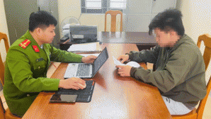 Công an tỉnh Quảng Trị khởi tố nam thiếu niên chi số tiền 'khủng' độ tuổi học sinh chơi đỏ đen online
