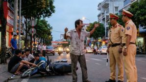 Uống rượu bia rồi đi bộ về nhà liệu có bị thổi nồng độ cồn? Những quy định mới ai cũng phải biết