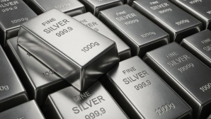 Bạc ‘nóng’ từng giờ sát vía Thần Tài, một ông lớn vàng bất ngờ nhập cuộc