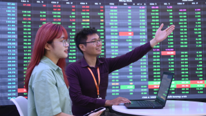 Thị trường bùng nổ hậu nghỉ Tết, dầu khí ‘chiếm sóng’ toàn sàn