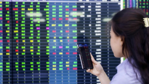 Phiên 24/2: VN-Index bứt phá lên mức cao nhất tháng sau 5 phiên tăng liên tiếp