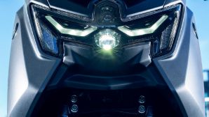 Yamaha chính thức ra mắt ‘vua xe ga’ 155cc mới khắc chế cứng Honda SH Mode, có ABS, màn TFT, giá mềm