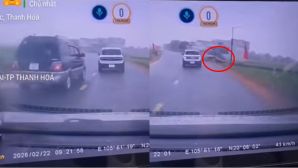 Thanh Hóa: Camera ghi lại khoảnh khắc ô tô phóng nhanh vượt ẩu rồi lao thẳng xuống ruộng