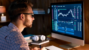 Sau chuỗi xả hàng, khối ngoại bất ngờ rót trăm tỷ vào loạt cổ phiếu lớn