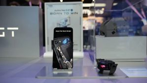 Nubia Neo 5 GT ra mắt với hệ thống làm mát bằng quạt tích hợp, màn hình AMOLED 144Hz và pin 6210mAh.