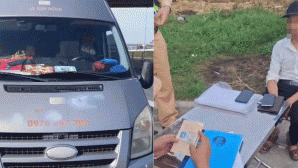 Cái kết ‘đắng’ vụ nam tài xế dùng điện thoại quay clip hoạt động của CSGT khi bị kiểm tra giấy tờ