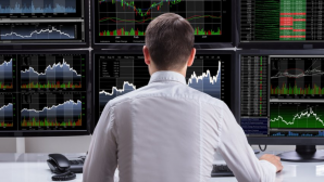 Khối ngoại bất ngờ ‘xả’ hơn 3.200 tỷ đồng trong một phiên, cổ phiếu nào chịu áp lực lớn nhất?