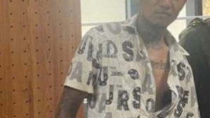 Đột nhập phòng trọ lúc rạng sáng, kẻ lạ mặt kề dao uy hiếp nữ nạn nhân để cướp tài sản