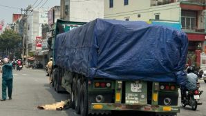 Hiện trường vụ tai nạn nghiêm trọng ở Tây Ninh: Nữ sinh cấp 3 cuốn vào bánh container, tử vong