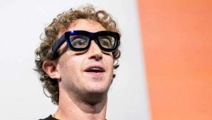 Người đứng sau xem cảnh thay đồ, quan hệ tình dục qua kính AI Meta của Mark Zuckerberg